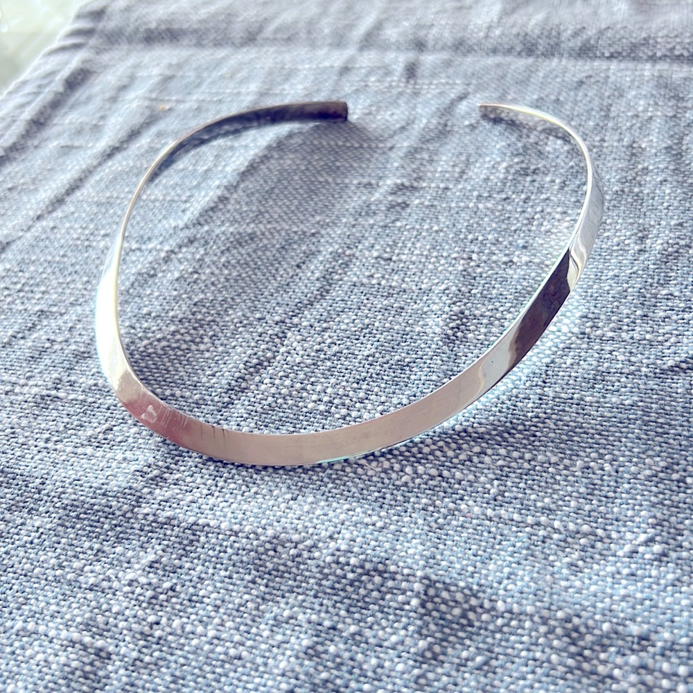 STERLING SILVER (925) NECK COLLAR.